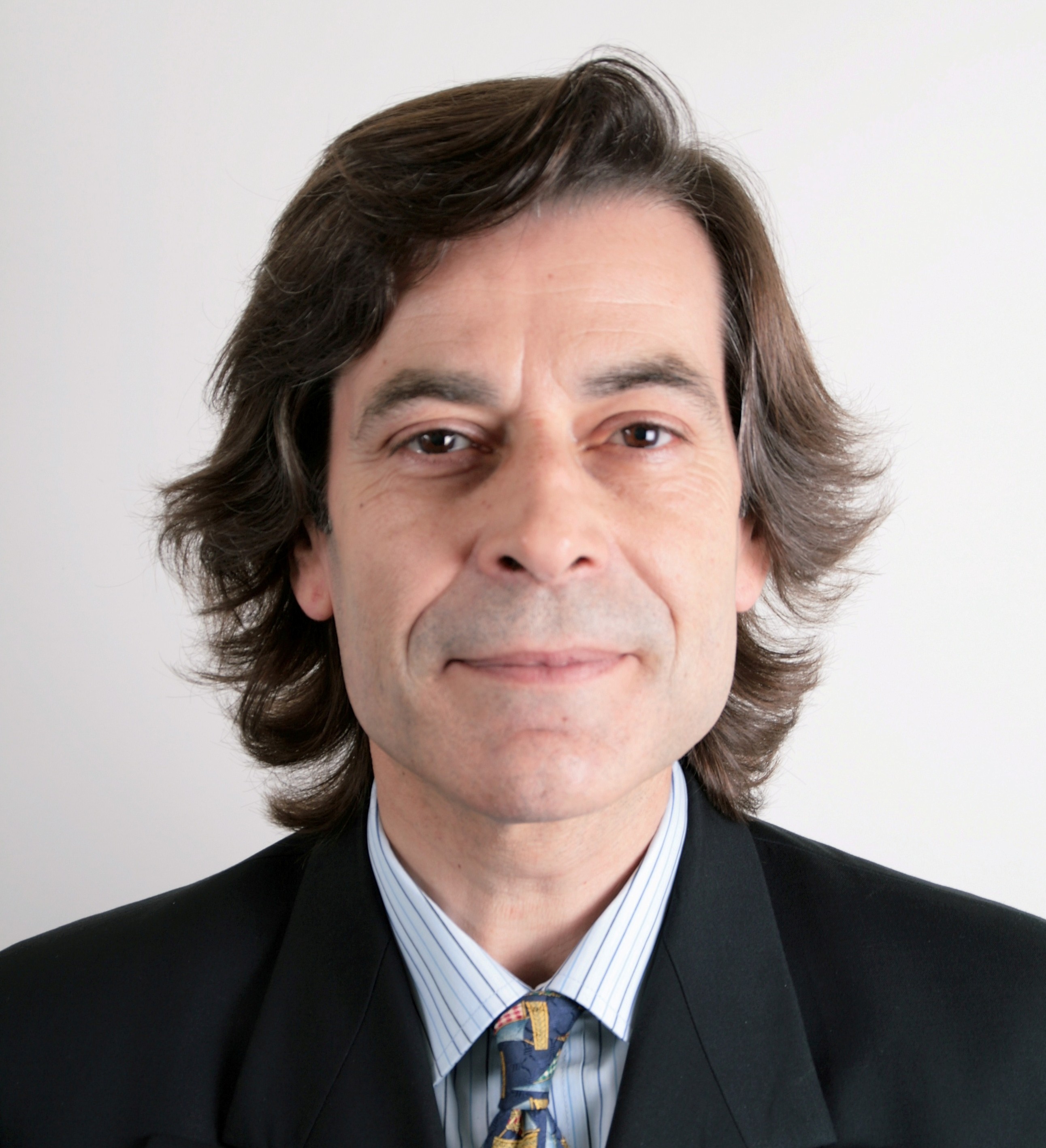 Dr. Luis Braganca